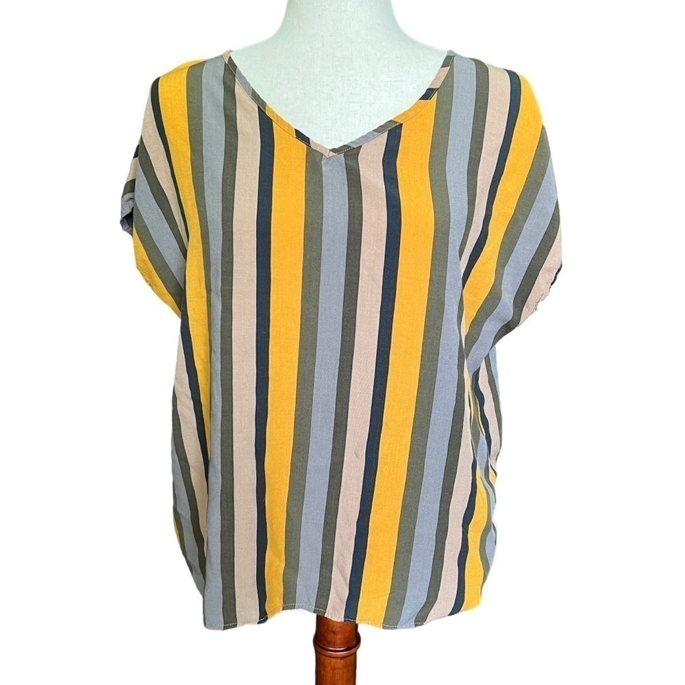 Emery Rose Vertical Striped Top Blousey Colorful Size: Medium